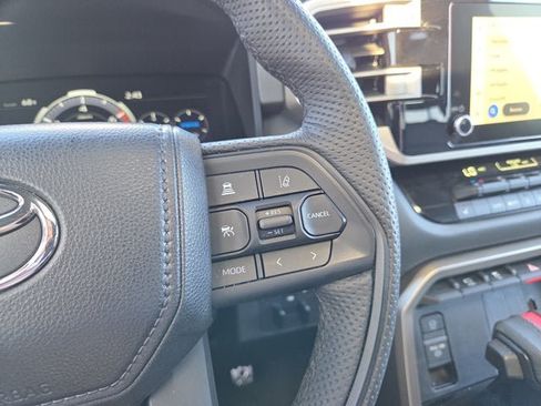 Used 2025 Toyota Sequoia 4WD image 20