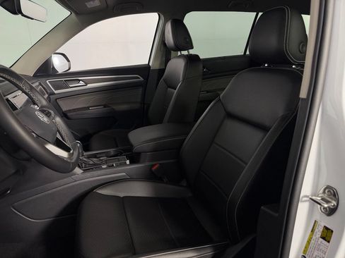 Used 2023 Volkswagen Atlas SE w/ Black Wheel Package FWD image 22