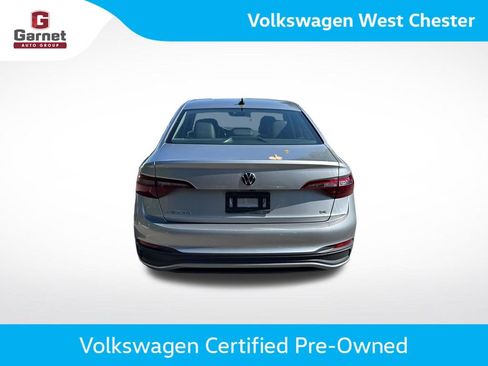 Used 2023 Volkswagen Jetta SE FWD image 4
