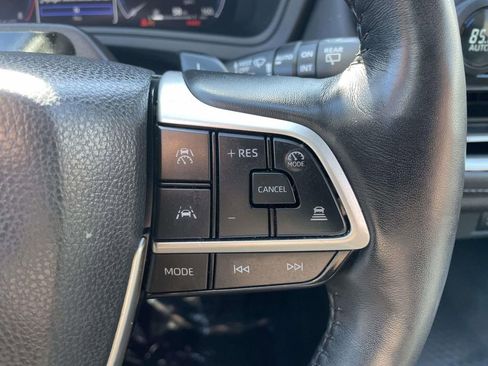 Used 2025 Toyota Grand Highlander AWD image 37