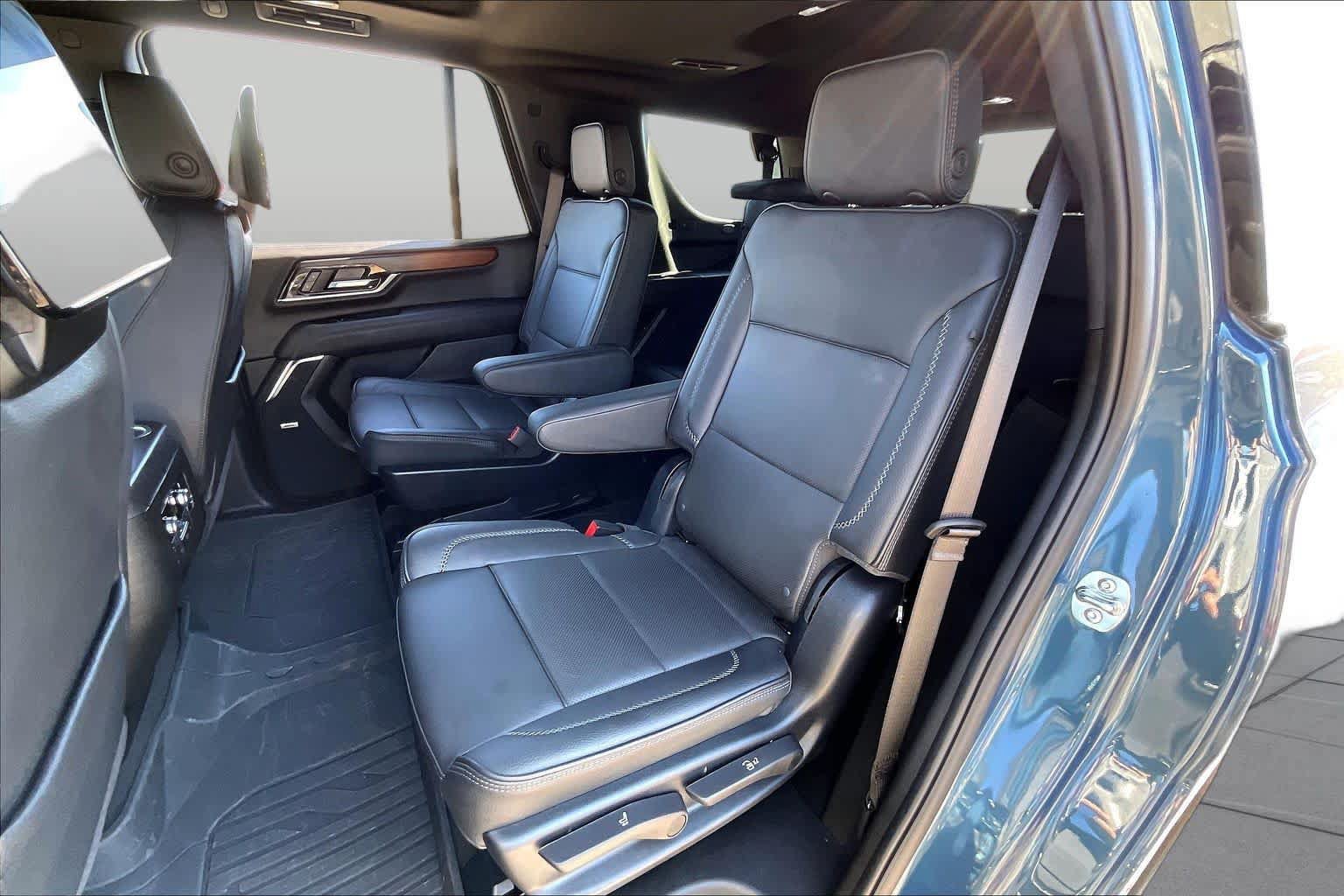 Used 2025 GMC Yukon Denali w/ Denali Reserve Package AWD/4WD image 20