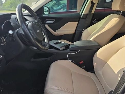 Used 2020 Jaguar F-PACE Premium AWD/4WD image 3