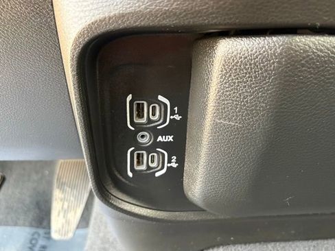 Used 2022 RAM 3500 Laramie w/ Chrome Appearance Group AWD/4WD image 19