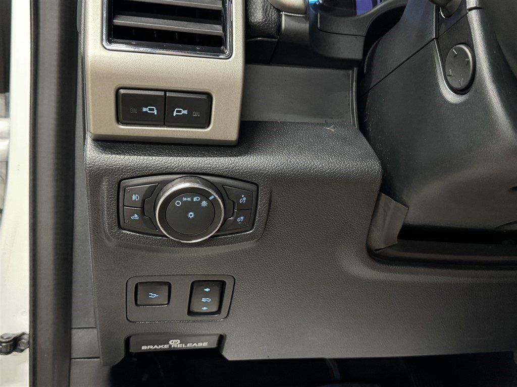 Used 2022 Ford F250 Lariat w/ Lariat Ultimate Package AWD/4WD image 34