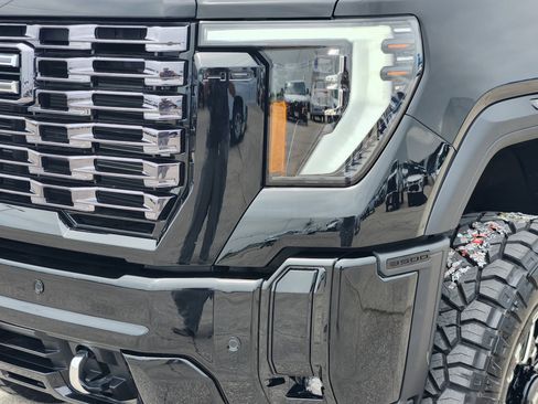 Used 2026 GMC Sierra 2500 Denali Ultimate AWD/4WD image 8