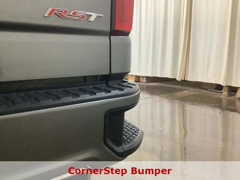 Used 2021 Chevrolet Silverado 1500 RST image 12