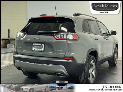 Used 2022 Jeep Cherokee Limited image 9