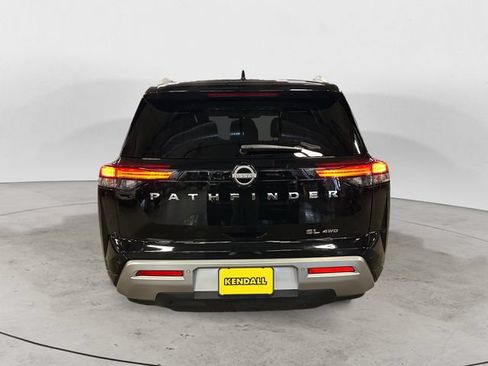 Used 2025 Nissan Pathfinder SL AWD/4WD image 6