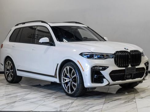 Used 2021 BMW X7 M50i w/ Dynamic Handling Package AWD/4WD image 10
