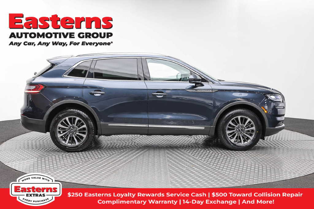 Used 2023 Lincoln Nautilus AWD image 5