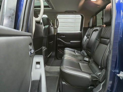 Used 2022 Nissan Frontier SV w/ SV Premium Package AWD/4WD image 17