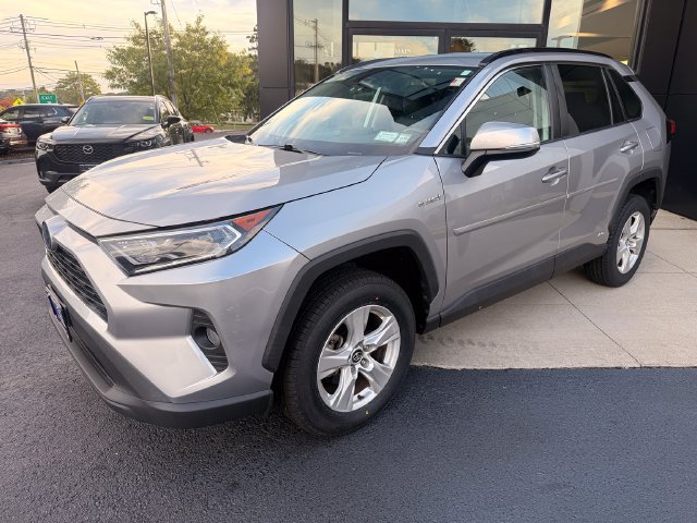Used 2021 Toyota RAV4 XLE w/ XLE Grade Weather Package AWD/4WD image 3
