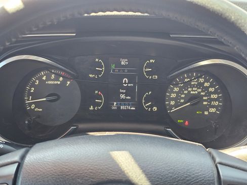 Used 2019 Toyota Sequoia SR5 AWD/4WD image 55