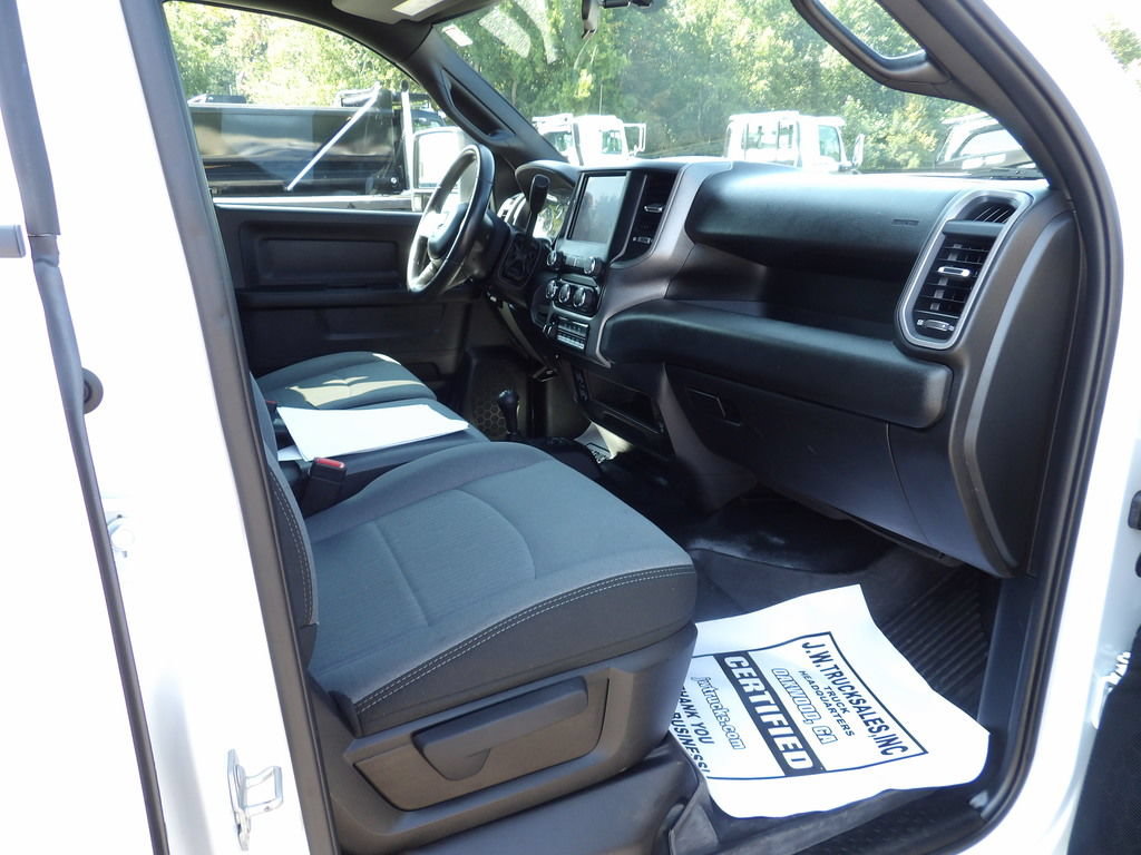 Used 2024 RAM 5500 4x4 Crew Cab image 40