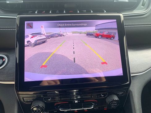 Used 2024 Jeep Grand Cherokee L Limited w/ Black Appearance Package image 24