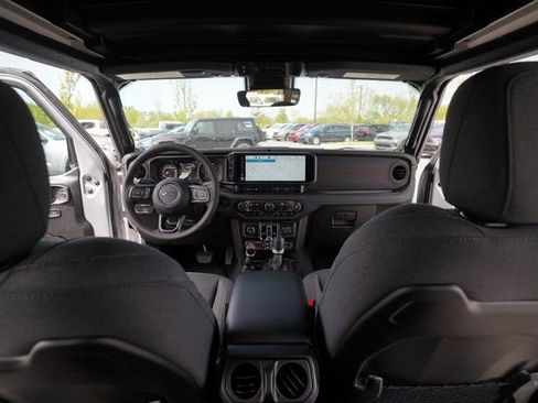 New 2024 Jeep Wrangler Unlimited Rubicon w/ Capability Package image 23