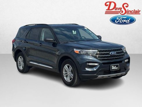 Used 2024 Ford Explorer XLT w/ Equipment Group 202A AWD/4WD image 4