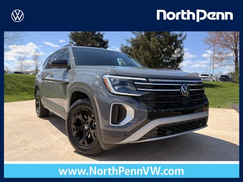 Certified 2025 Volkswagen Atlas Peak Edition SE AWD/4WD image 1