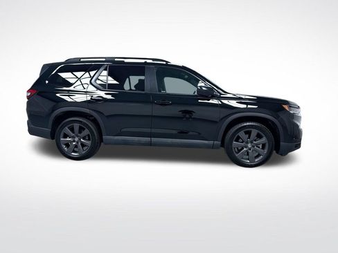 Used 2025 Honda Pilot Sport image 10