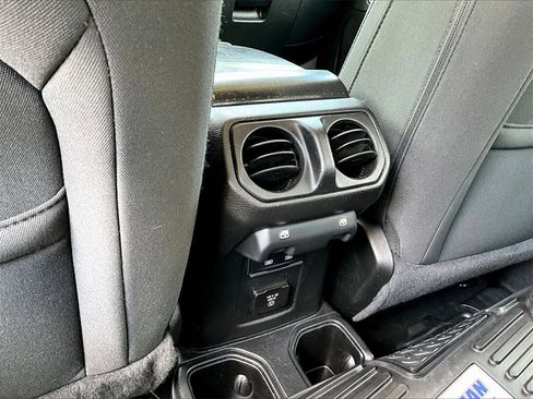 Used 2021 Jeep Gladiator Overland image 21