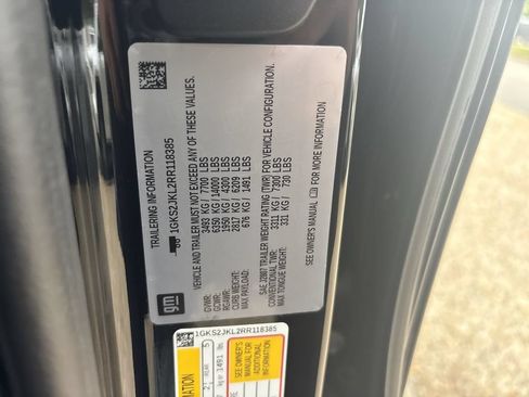 Certified 2024 GMC Yukon XL Denali AWD/4WD image 35