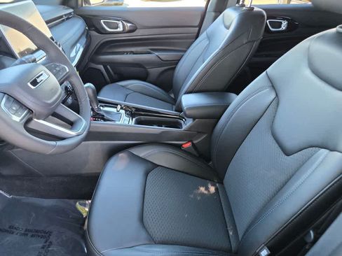 New 2026 Jeep Compass Latitude AWD/4WD image 17