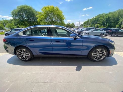Used 2026 BMW 530i xDrive w/ Premium Package AWD/4WD image 6