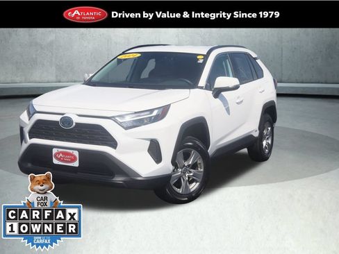 Used 2024 Toyota RAV4 XLE AWD/4WD image 1