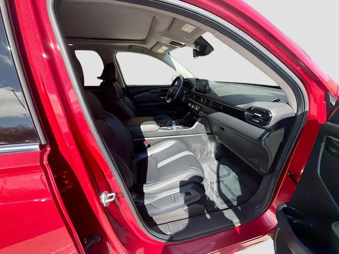 Certified 2024 Honda Pilot Touring image 32