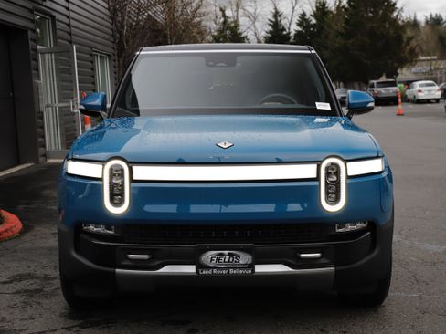Used 2023 Rivian R1S Adventure image 6