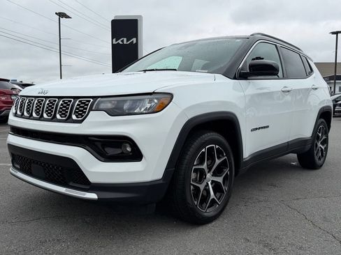 Used 2024 Jeep Compass Limited AWD/4WD image 3