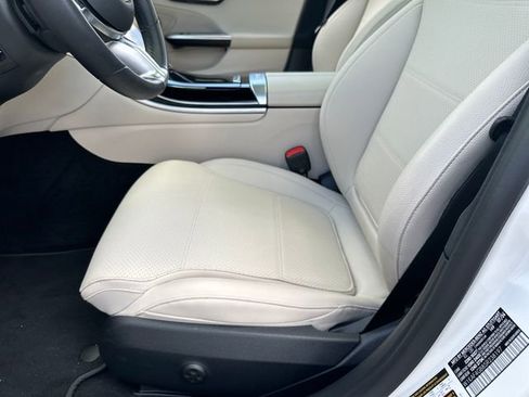 Used 2025 Mercedes-Benz C 300 Sedan image 18