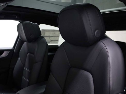 New 2026 Porsche Cayenne Coupe AWD/4WD image 19