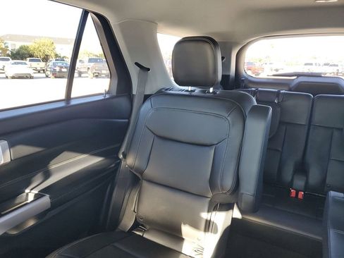 Used 2023 Ford Explorer XLT w/ Equipment Group 202A image 12