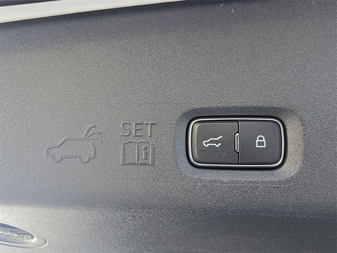 Used 2025 Ford Expedition Platinum w/ Driver's Package image 39