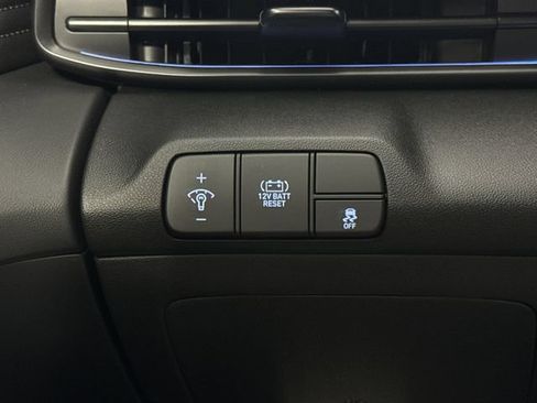 Used 2025 Hyundai Elantra SEL FWD image 29