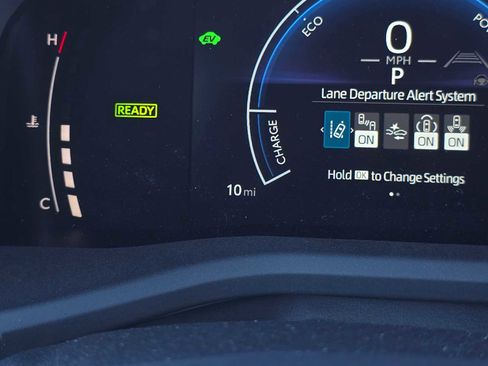 Used 2025 Toyota Camry SE image 27