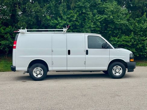 Used 2020 Chevrolet Express 2500 w/ Driver Convenience Package RWD image 4