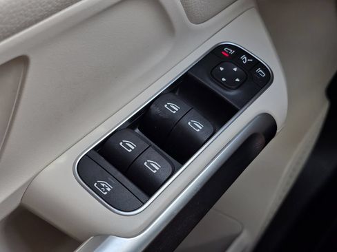 Used 2021 Mercedes-Benz GLB 250 image 29