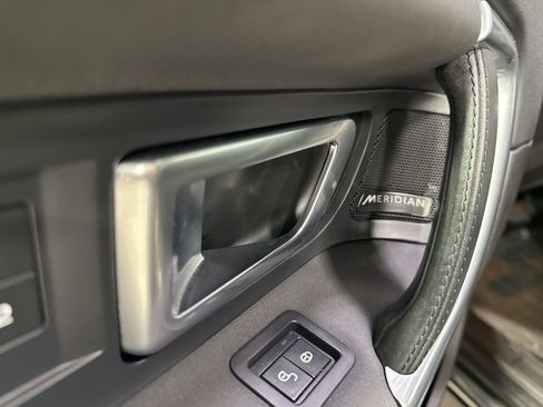 Used 2019 Land Rover Discovery Sport HSE AWD/4WD image 32