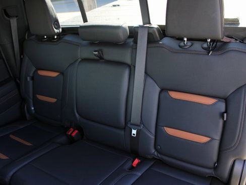 Used 2024 GMC Sierra 2500 AT4 w/ AT4 Premium Plus Package image 34