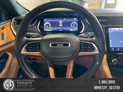 Used 2021 Jeep Grand Cherokee L Summit AWD/4WD image 14