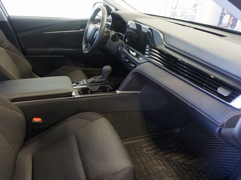 Used 2025 Toyota Camry LE w/ Convenience Package image 21