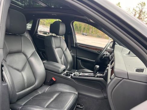 Used 2023 Porsche Macan S image 31