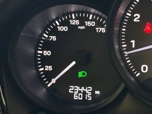Certified 2023 Porsche Macan S AWD/4WD image 22