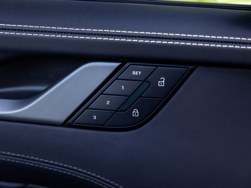 Certified 2025 Porsche 911 Carrera image 38