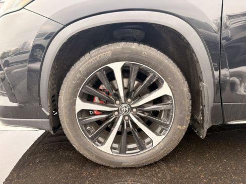 Used 2021 Toyota Highlander XSE image 9