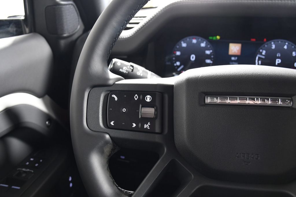 New 2026 Land Rover Defender 130 X-Dynamic SE AWD/4WD image 29