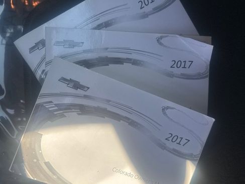 Used 2017 Chevrolet Colorado Z71 image 12