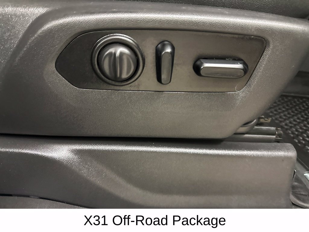 Used 2021 GMC Sierra 2500 AT4 w/ AT4 Premium Plus Package AWD/4WD image 23